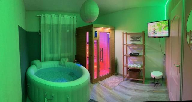 Villa Familiale Avec Spa Et Sauna Saint-Antonin-de-Sommaire Eksteriør bilde